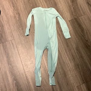 *SOLD* Little Sleepies (18-24)